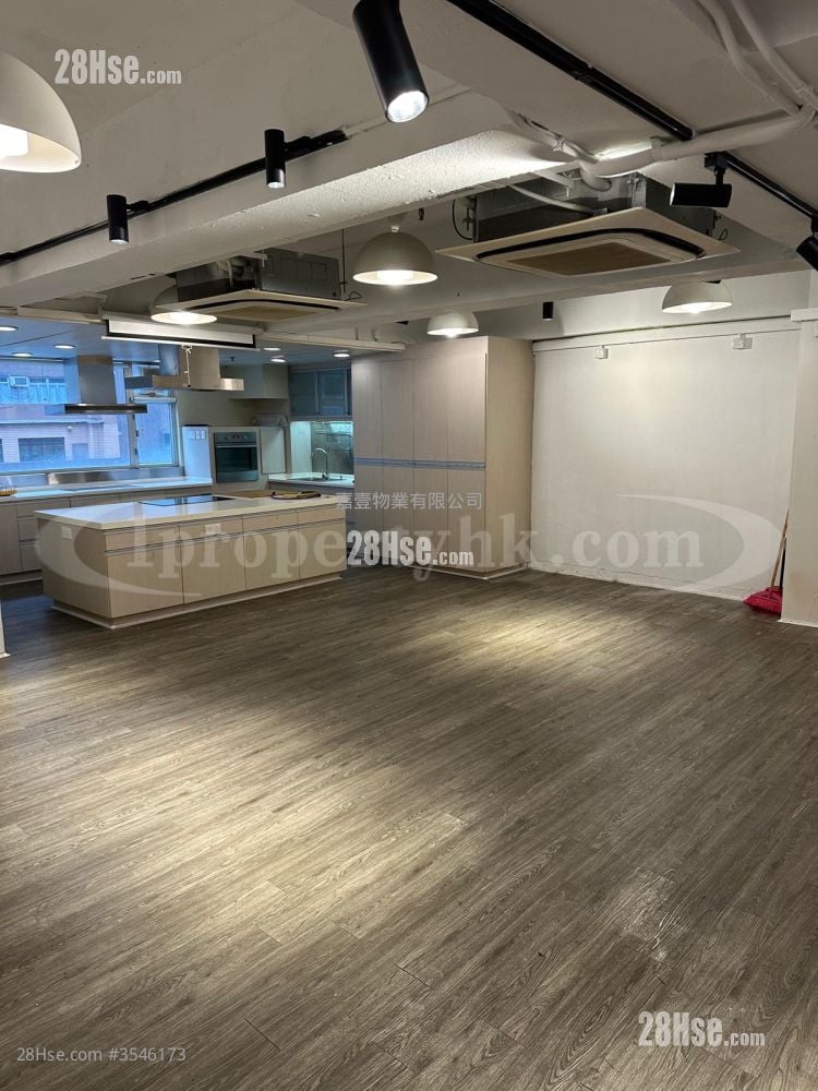 兆发工业大厦 租盘 899 平方尺