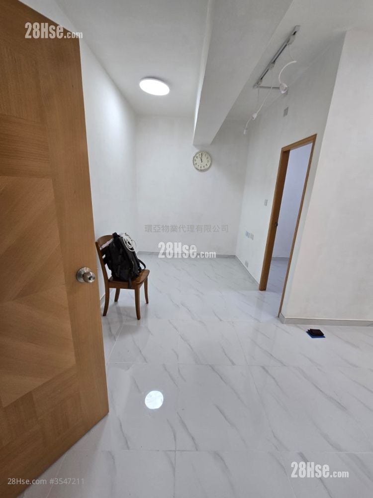 Luen On Apartments Rental 2 Bedrooms , 1 Bathroom 415 ft²