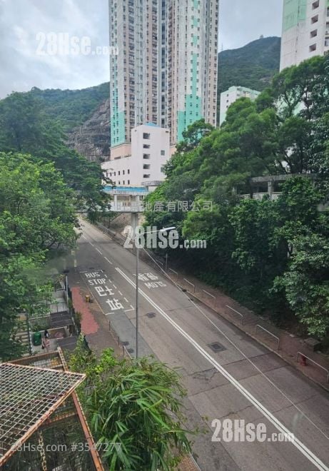 Shaukeiwan Plaza Rental 3 Bedrooms 344 ft²
