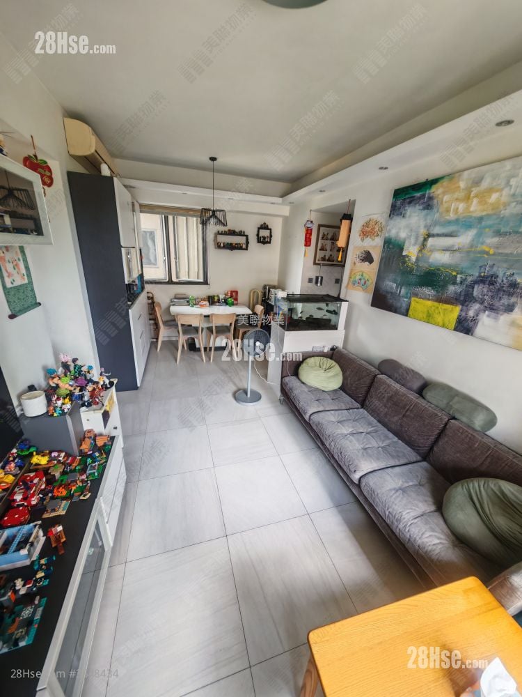 Emerald Green Sell 3 Bedrooms , 2 Bathrooms 822 ft²