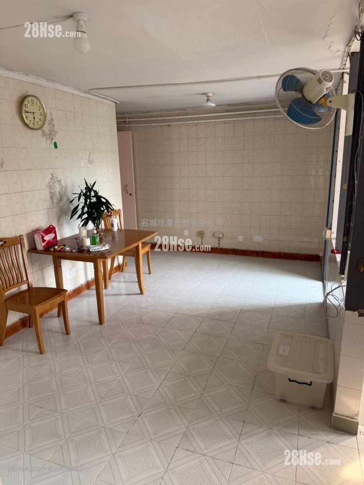 Tung Tau (Ii) Estate Sell 2 Bedrooms , 1 Bathroom 442 ft²