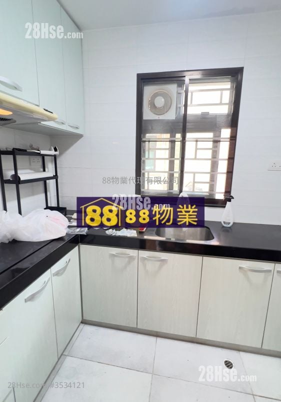 村屋 租盤 3 房 , 1 浴室 700 平方呎