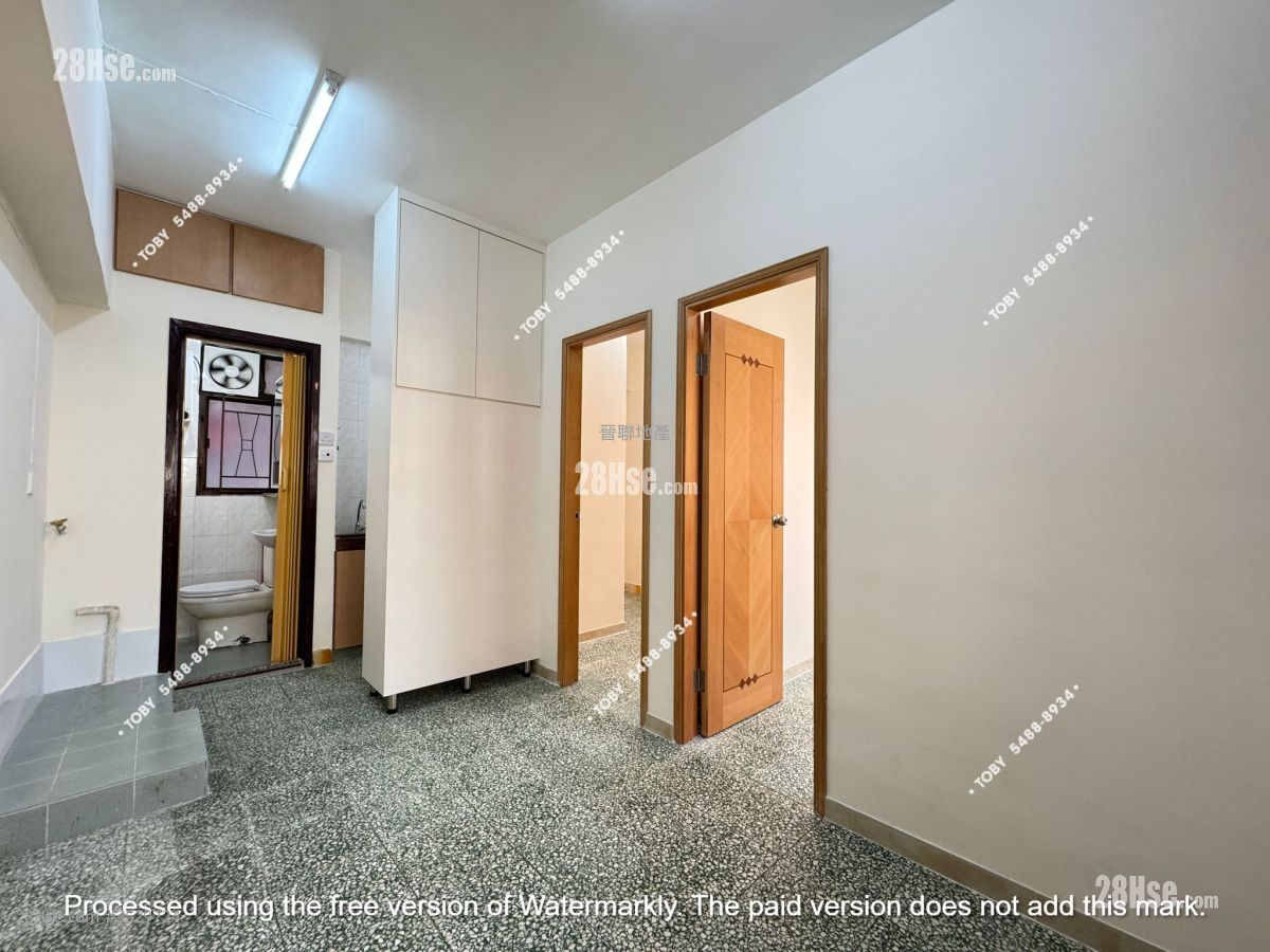 On Fai Building Rental 2 Bedrooms , 1 Bathroom 284 ft²