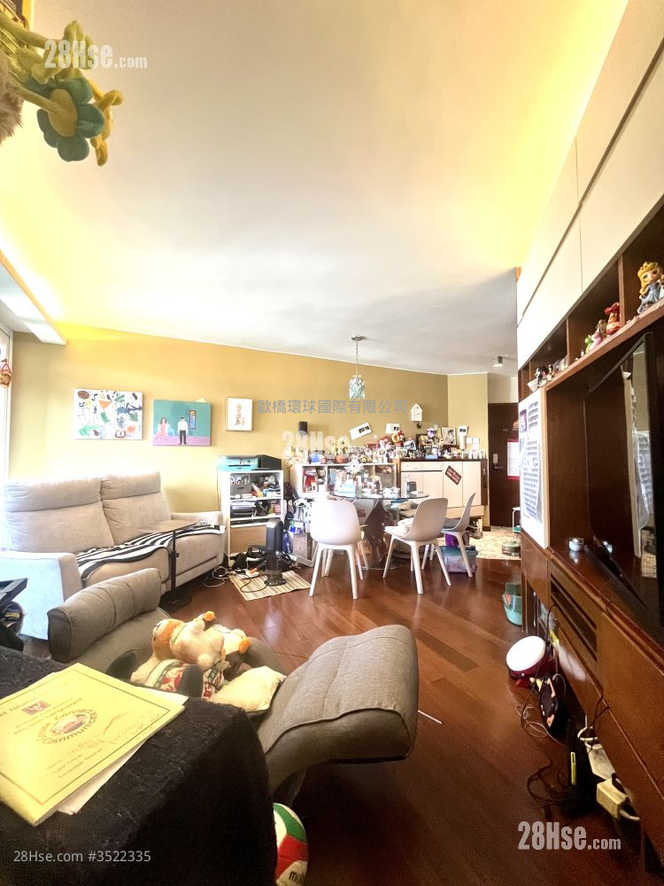 Euston Court Sell 3 Bedrooms , 2 Bathrooms 790 ft²
