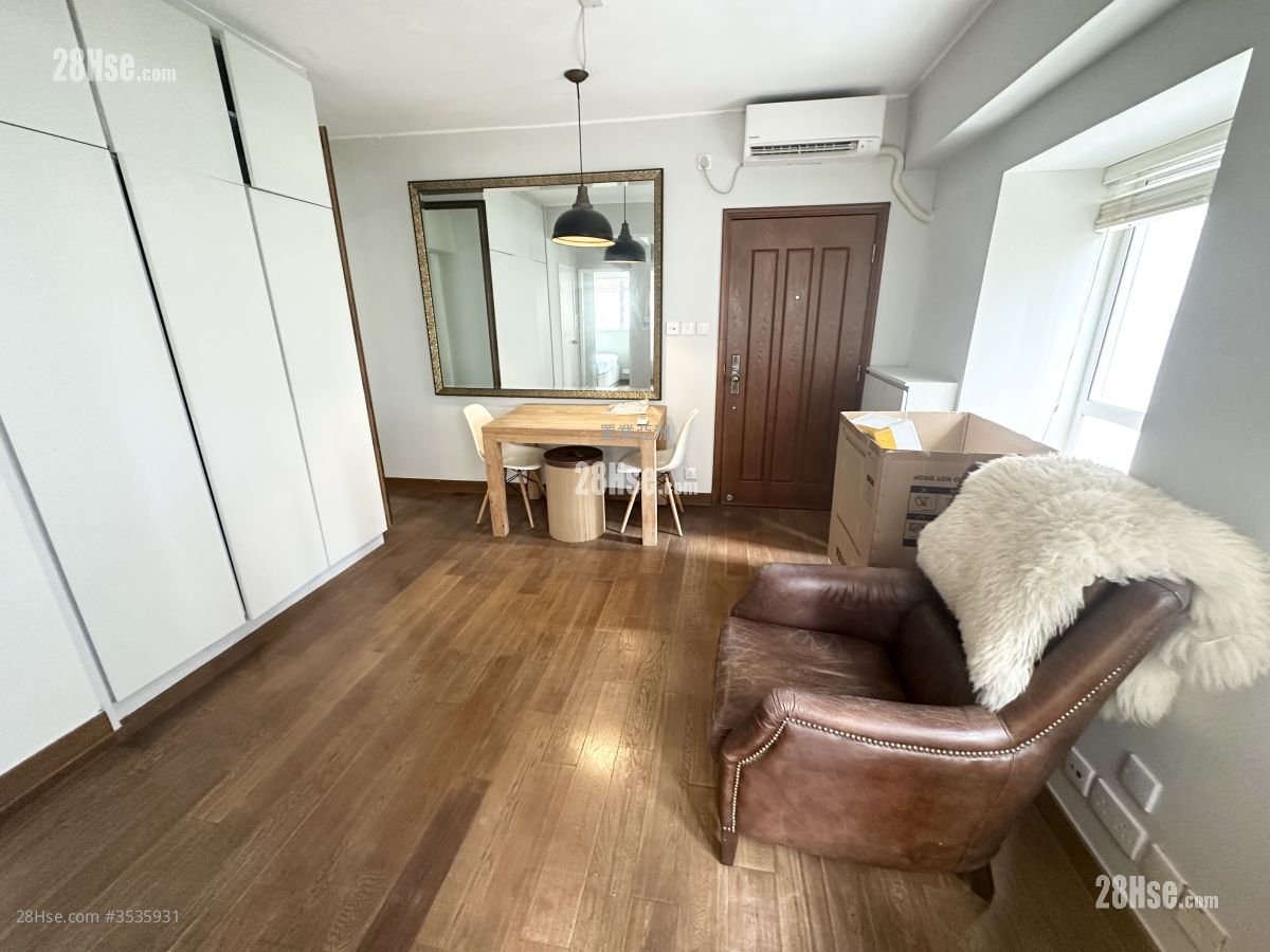 Woodlands Court Rental 1 Bedroom , 1 Bathroom 377 ft²