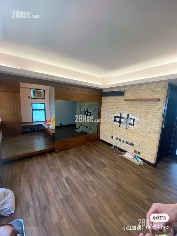 Kar Wun Court Rental 2 Bedrooms , 1 Bathroom 350 ft²