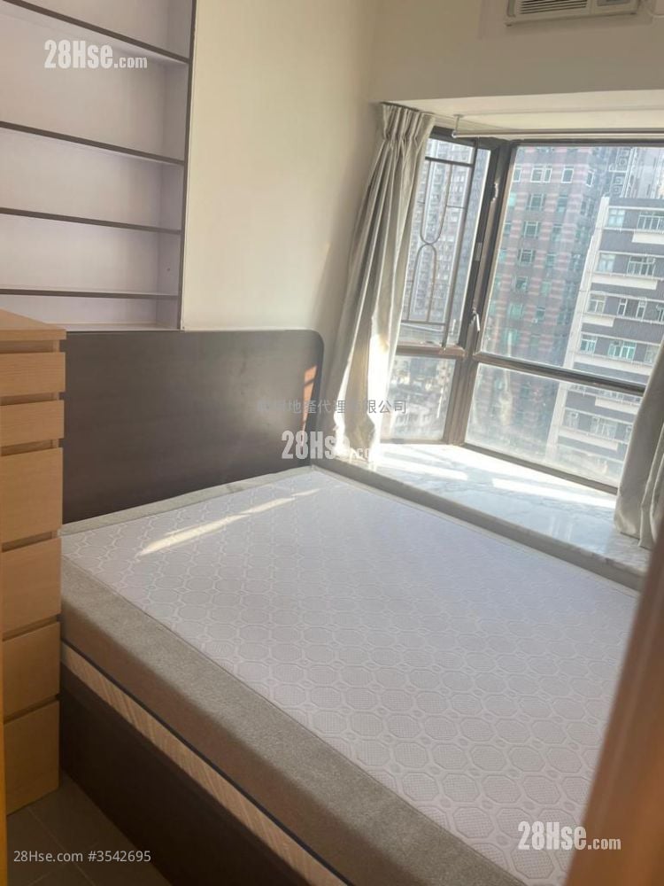 Connaught Garden Sell 2 Bedrooms , 1 Bathroom 310 ft²