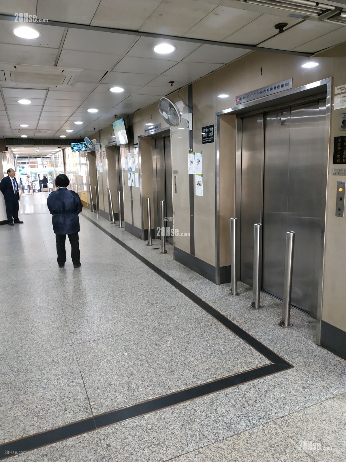 亿利工业中心 租盘 5+ 房 , 2 厕所 1,230 平方尺 亿利工业中心 租盘 5+ 房 , 2 厕所 1,230 平方尺