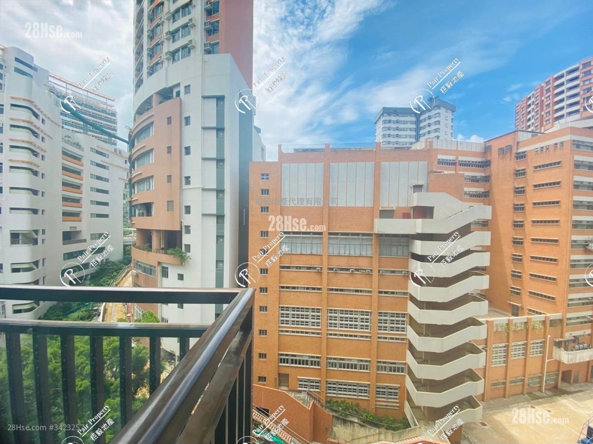 Beverley Heights Rental 3 Bedrooms , 1 Bathroom 718 ft²