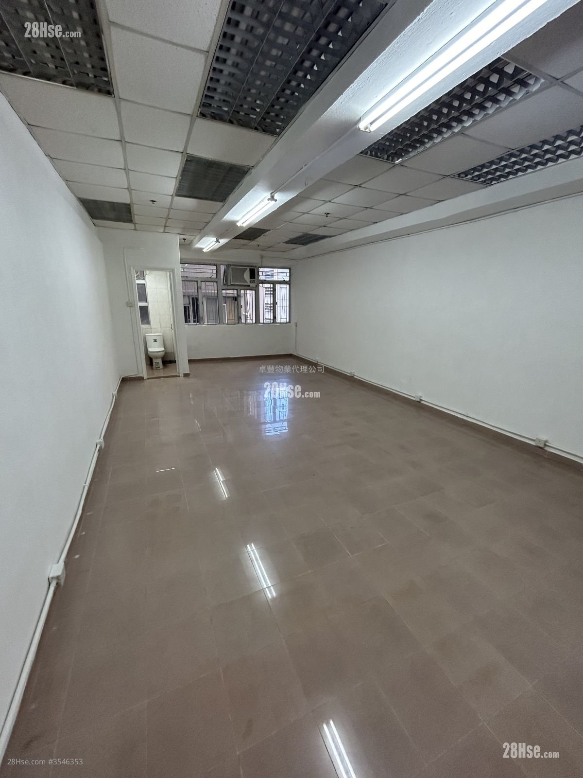 Winsum Industrial Building Rental 1 Toilet 414 ft²