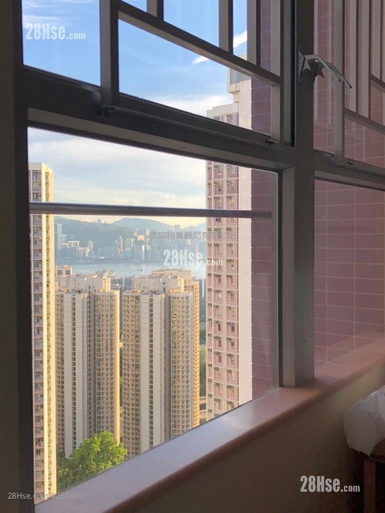 Hong Yat Court Sell 2 Bedrooms , 1 Bathroom 506 ft²
