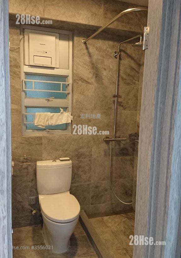 Sun Tak House Sell 2 Bedrooms , 1 Bathroom 417 ft²