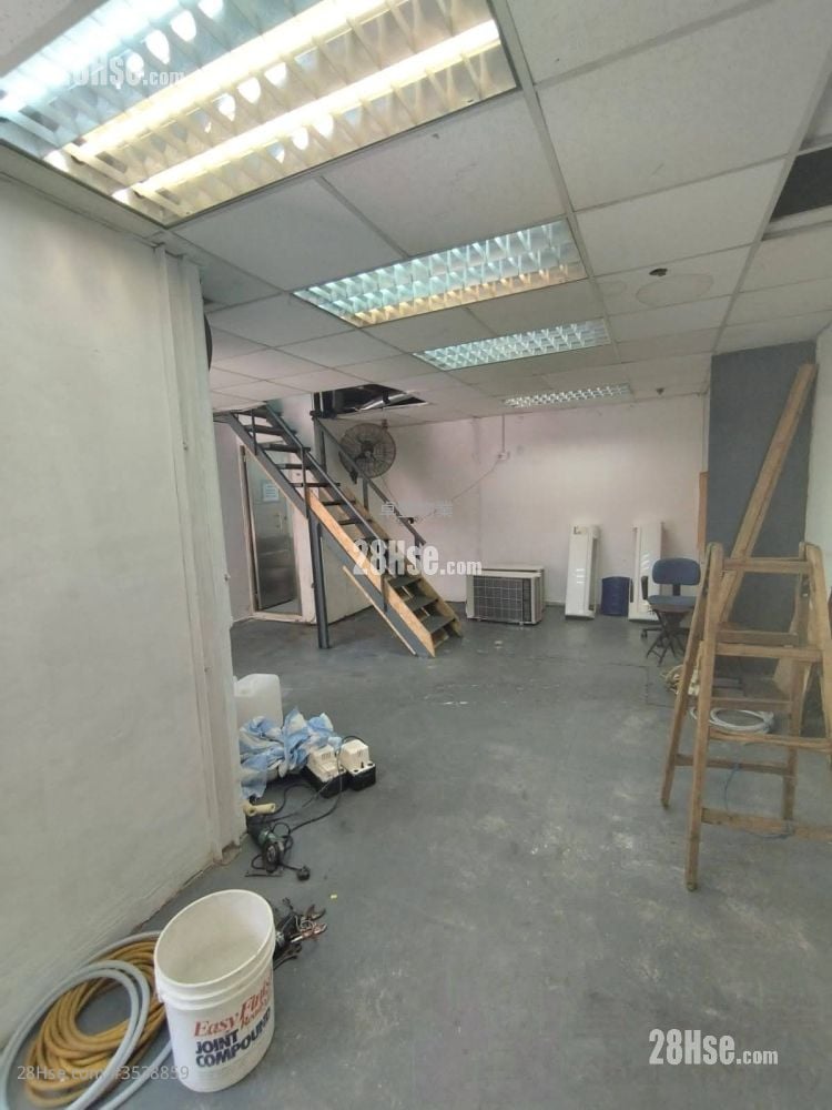 Centre 600 Rental Studio 420 ft² Centre 600 Rental Studio 420 ft²