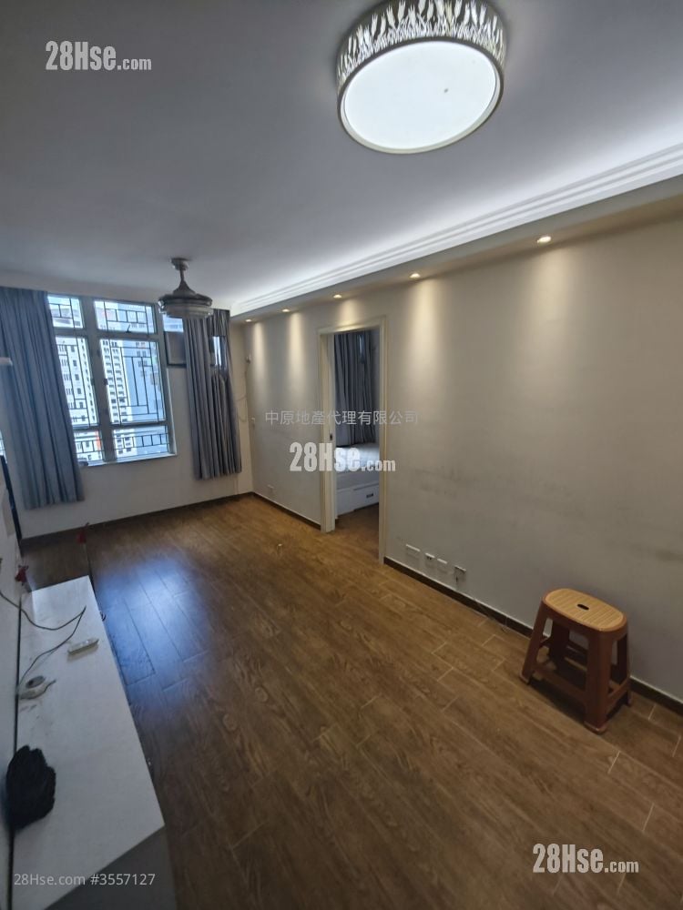 Sheung Chui Court Sell 2 Bedrooms , 1 Bathroom 438 ft²