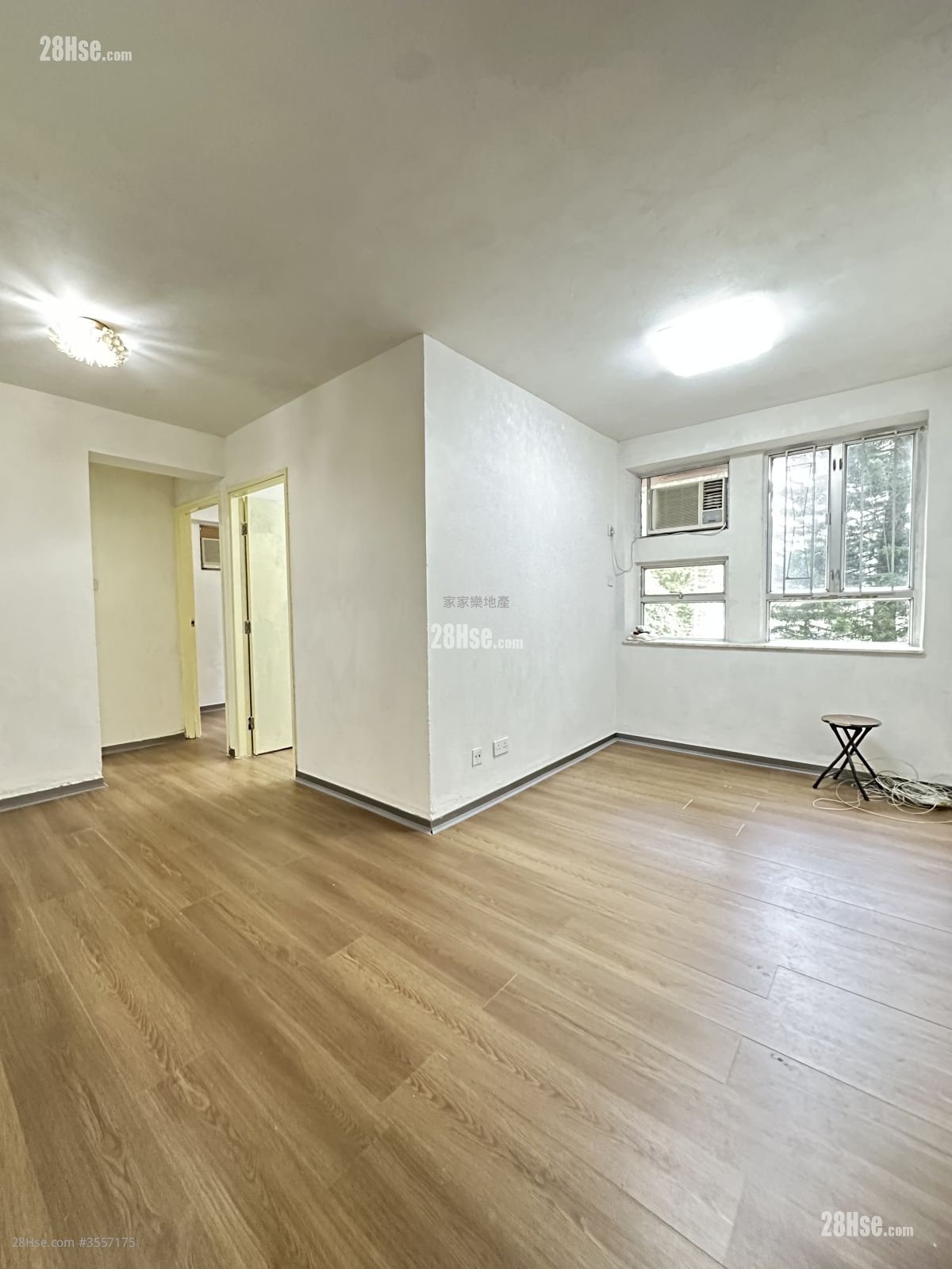 Wing Fai Centre Sell 2 Bedrooms , 1 Bathroom 419 ft²