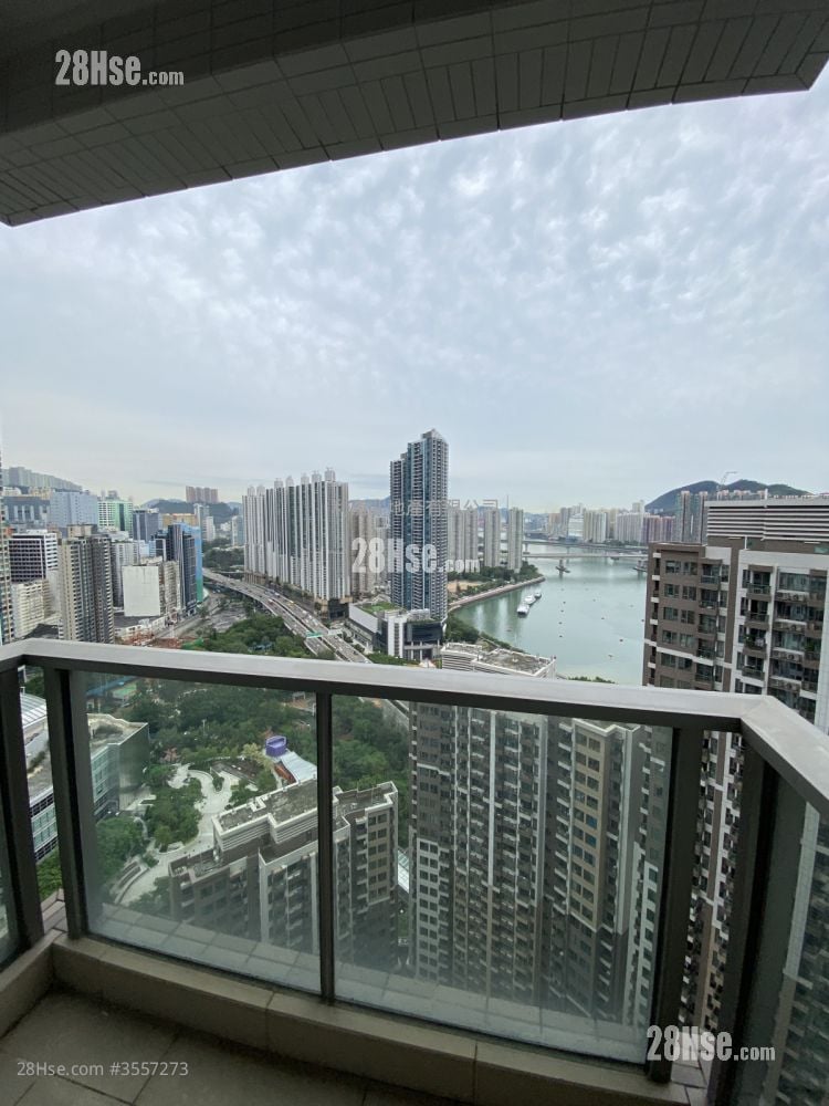 Parc City Rental 4 Bedrooms , 3 Bathrooms 859 ft²