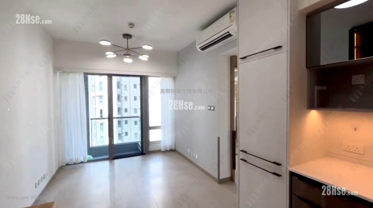St Martin Sell 2 Bedrooms 457 ft²
