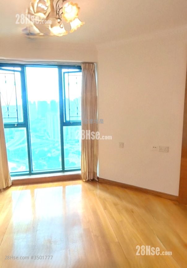 Galaxia Rental 3 Bedrooms 517 ft²
