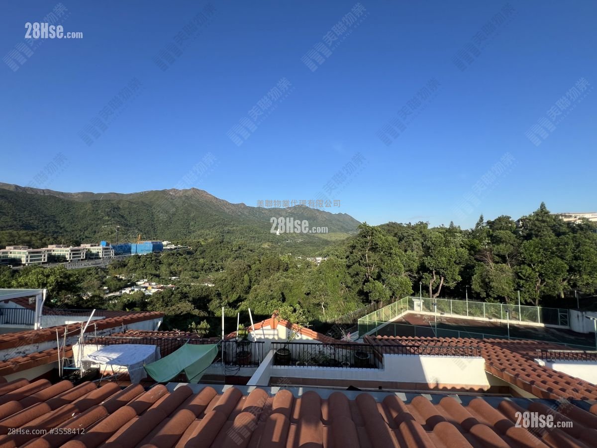 倚龙山庄 售盘 4 房 , 2 浴室 1,586 平方尺 倚龙山庄 售盘 4 房 , 2 浴室 1,586 平方尺