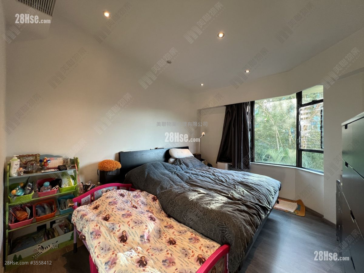 倚龙山庄 售盘 4 房 , 2 浴室 1,586 平方尺 倚龙山庄 售盘 4 房 , 2 浴室 1,586 平方尺