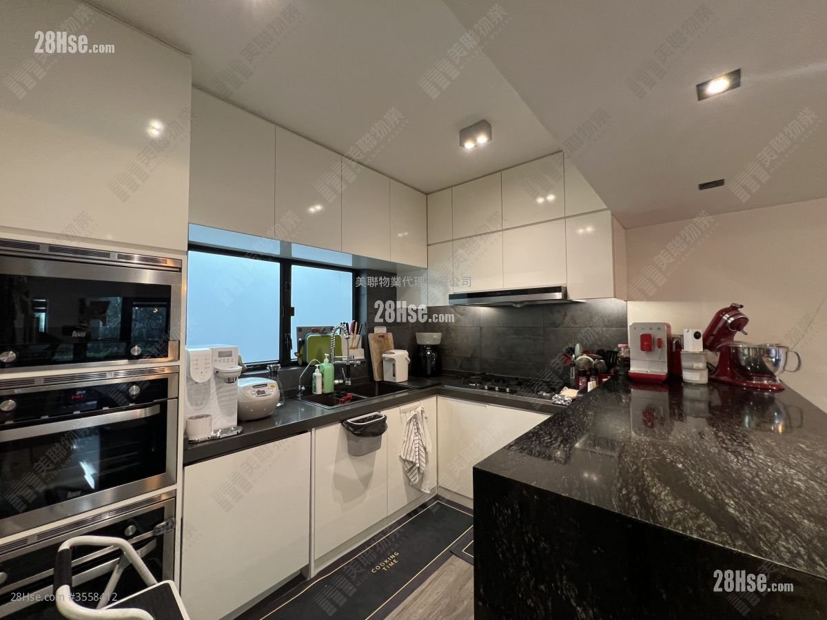 倚龙山庄 售盘 4 房 , 2 浴室 1,586 平方尺 倚龙山庄 售盘 4 房 , 2 浴室 1,586 平方尺