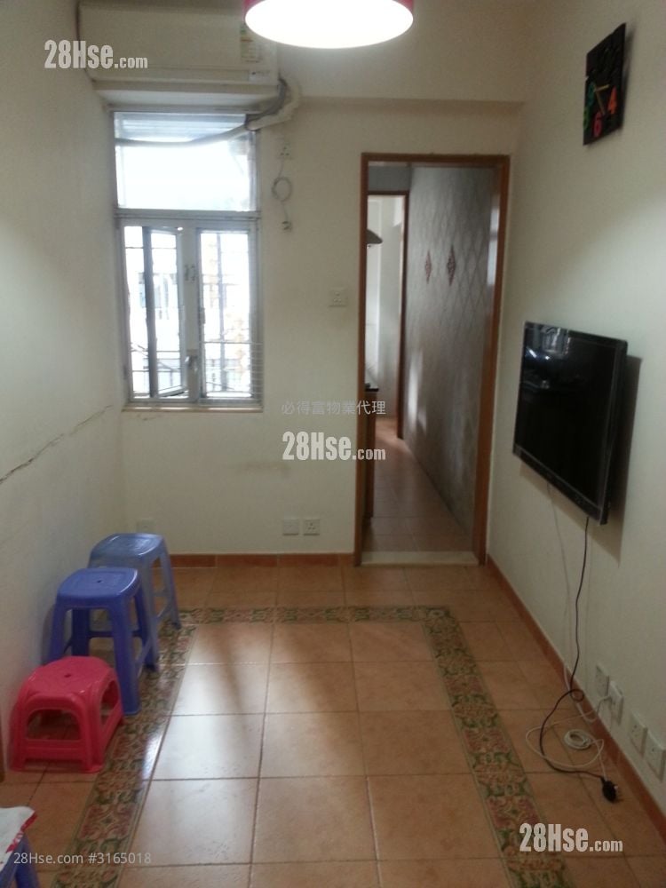 Mei Tung Building Sell 2 Bedrooms , 1 Bathroom 298 ft²