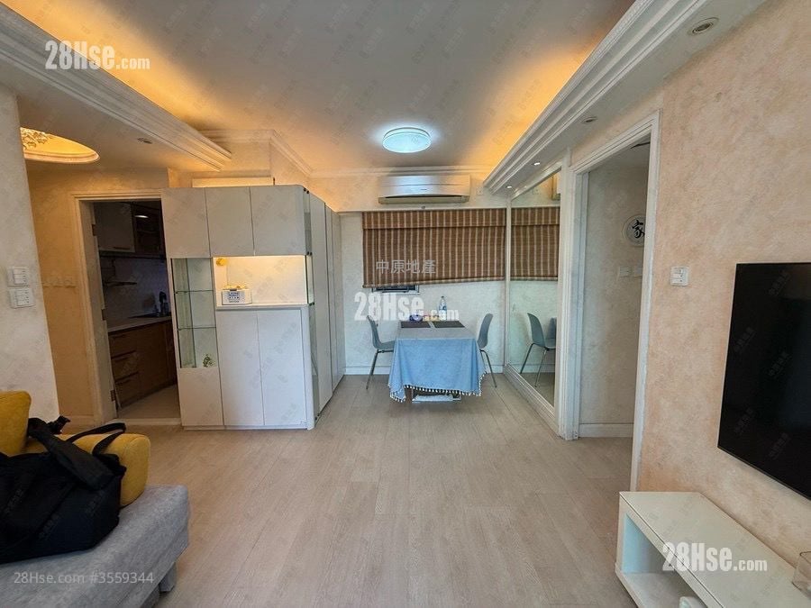 Yoho Town Sell 3 Bedrooms 637 ft²