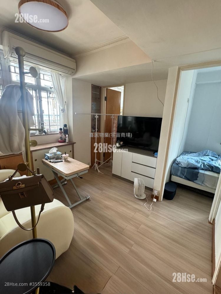 Merlin Centre Rental 2 Bedrooms , 1 Bathroom 280 ft²