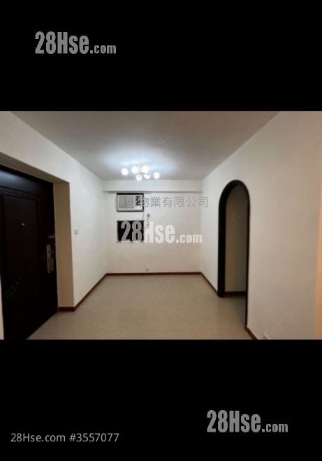 Kornhill Rental 2 Bedrooms , 1 Bathroom 461 ft²