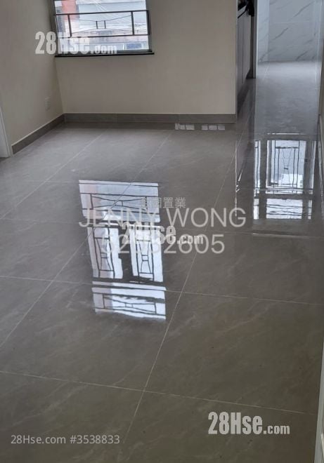 Fook Yuen Mansion Sell 2 Bedrooms , 1 Bathroom 307 ft²