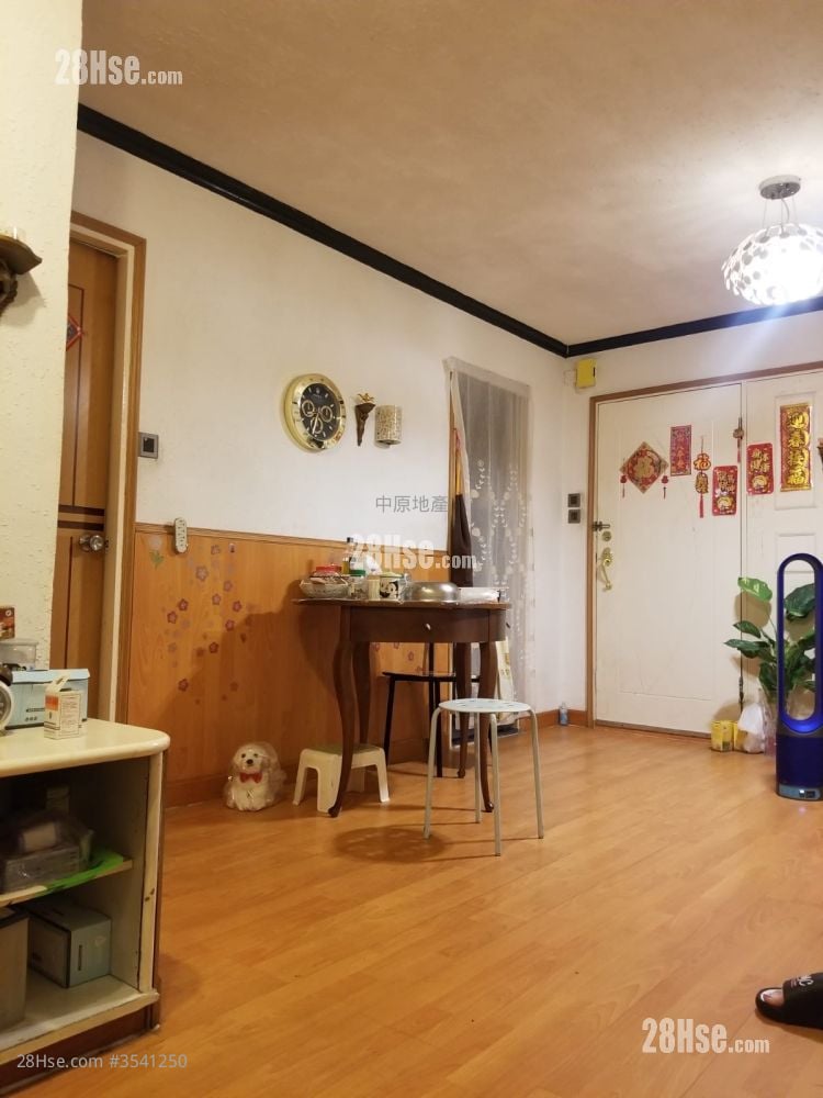 Tin Yau Court Sell 3 Bedrooms 606 ft²