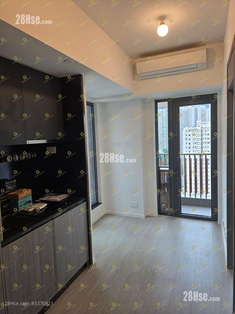 Phoenext Sell 242 ft² Phoenext Sell 242 ft²