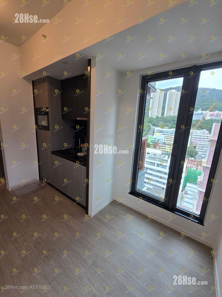 Phoenext Sell 242 ft² Phoenext Sell 242 ft²