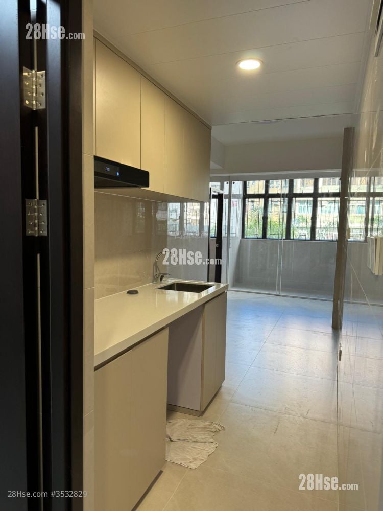 Sun Nam Fung Mansion Rental 3 Bedrooms , 1 Bathroom 512 ft²