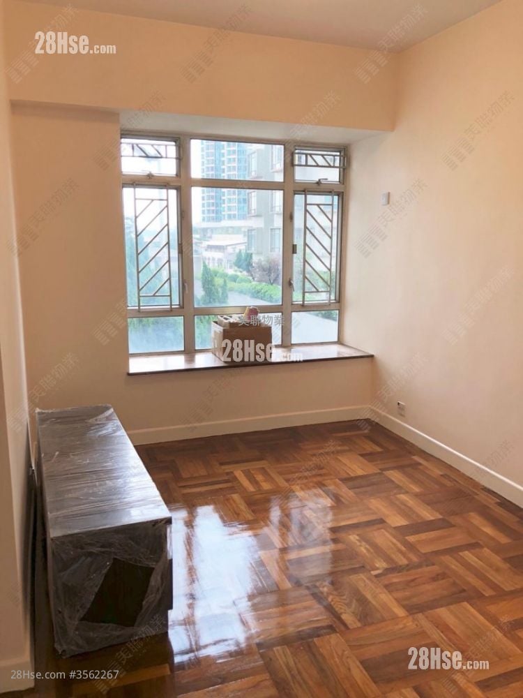 Lung Fung Garden Sell 3 Bedrooms 499 ft²