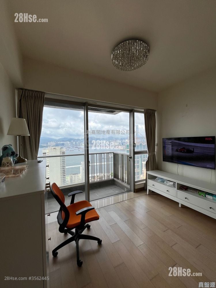 Island Crest Sell 2 Bedrooms , 1 Bathroom 554 ft²