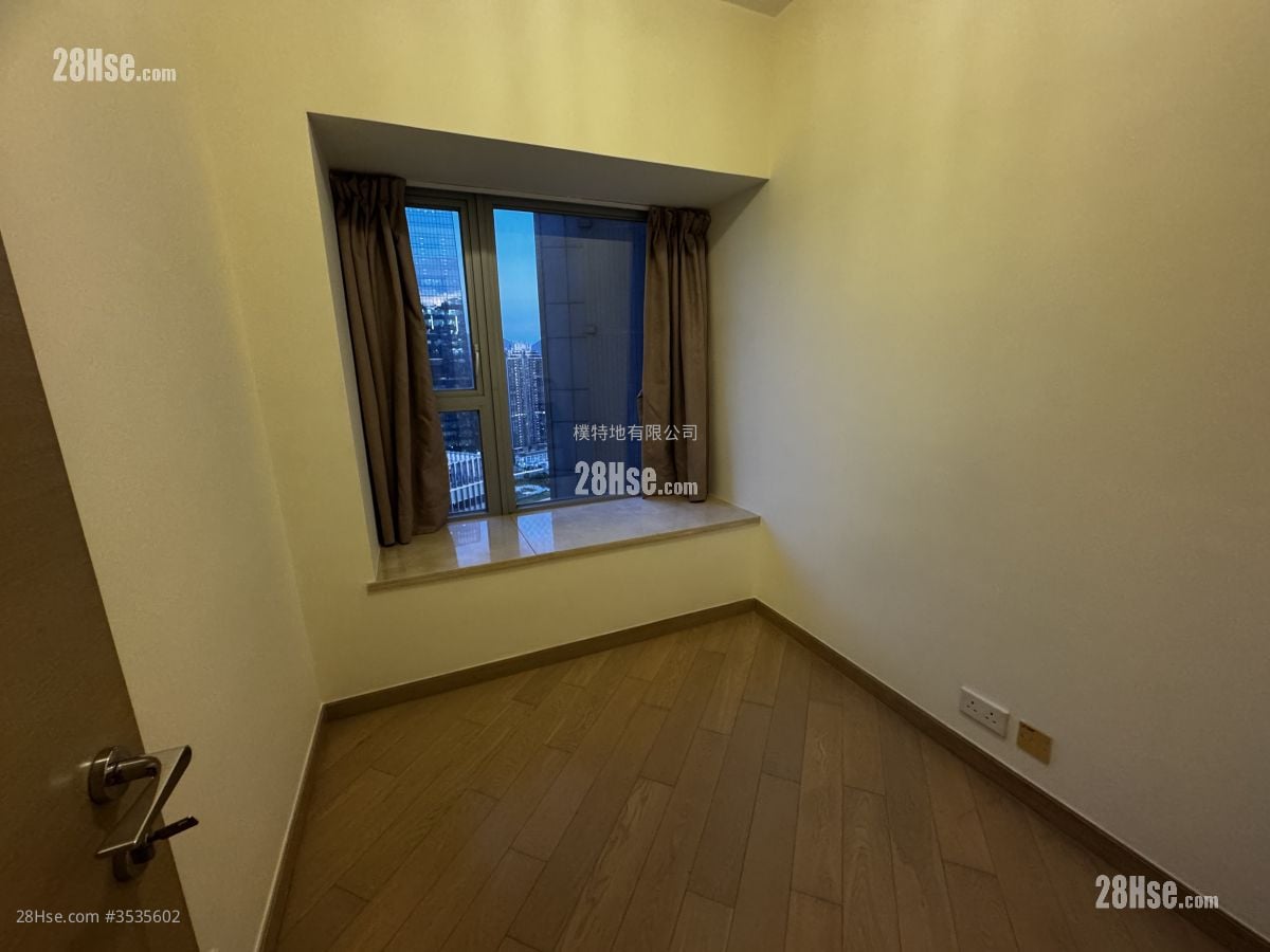 The Latitude Rental 2 Bedrooms , 1 Bathroom 584 ft²