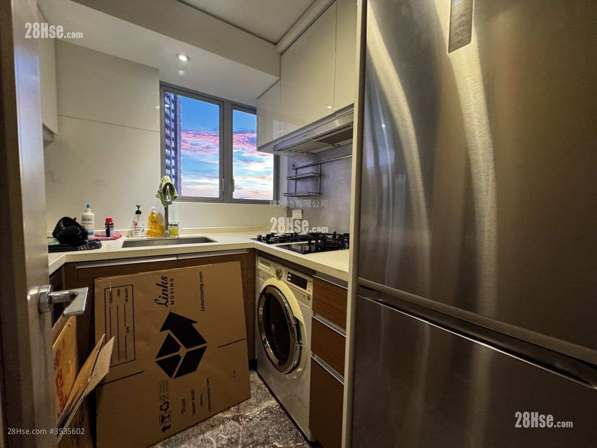 The Latitude Rental 2 Bedrooms , 1 Bathroom 584 ft²