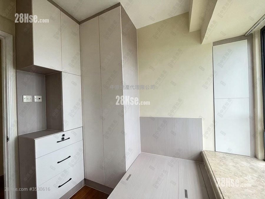 Bayshore Towers Rental 567 ft²