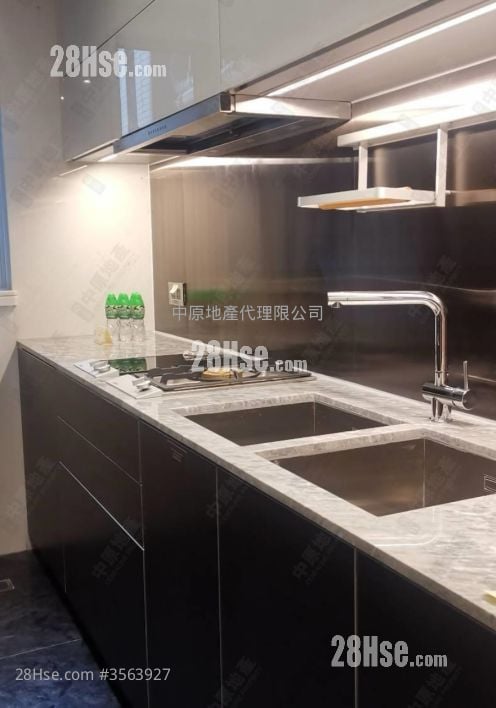 My Central Sell 3 Bedrooms , 2 Bathrooms 889 ft²