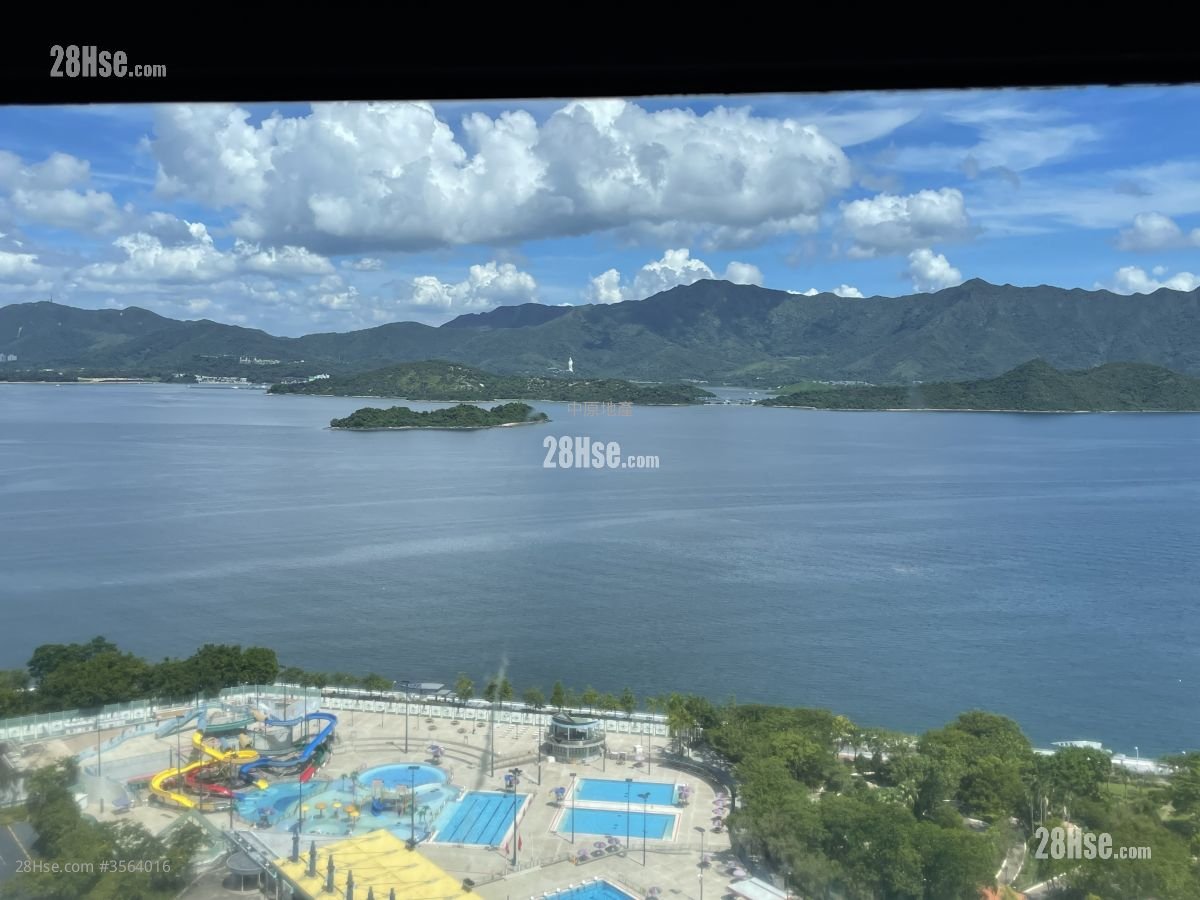 Bayshore Towers Sell 3 Bedrooms , 1 Bathroom 582 ft²