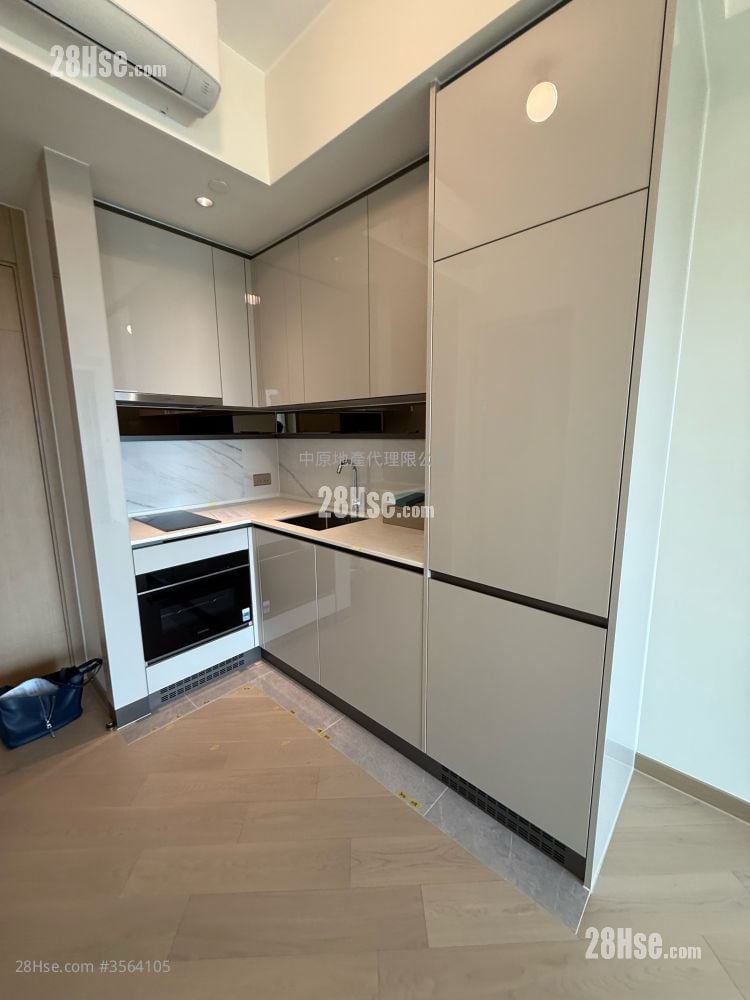 The Yoho Hub Sell 2 Bedrooms , 1 Bathroom 468 ft²