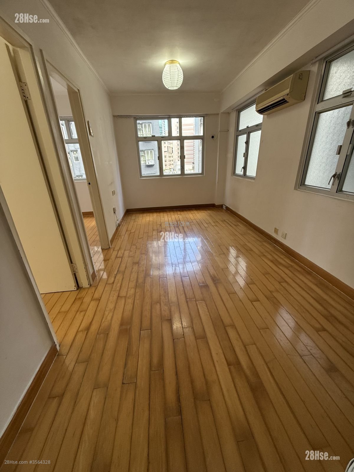 Luckifast Building Sell 2 Bedrooms , 1 Bathroom 391 ft²