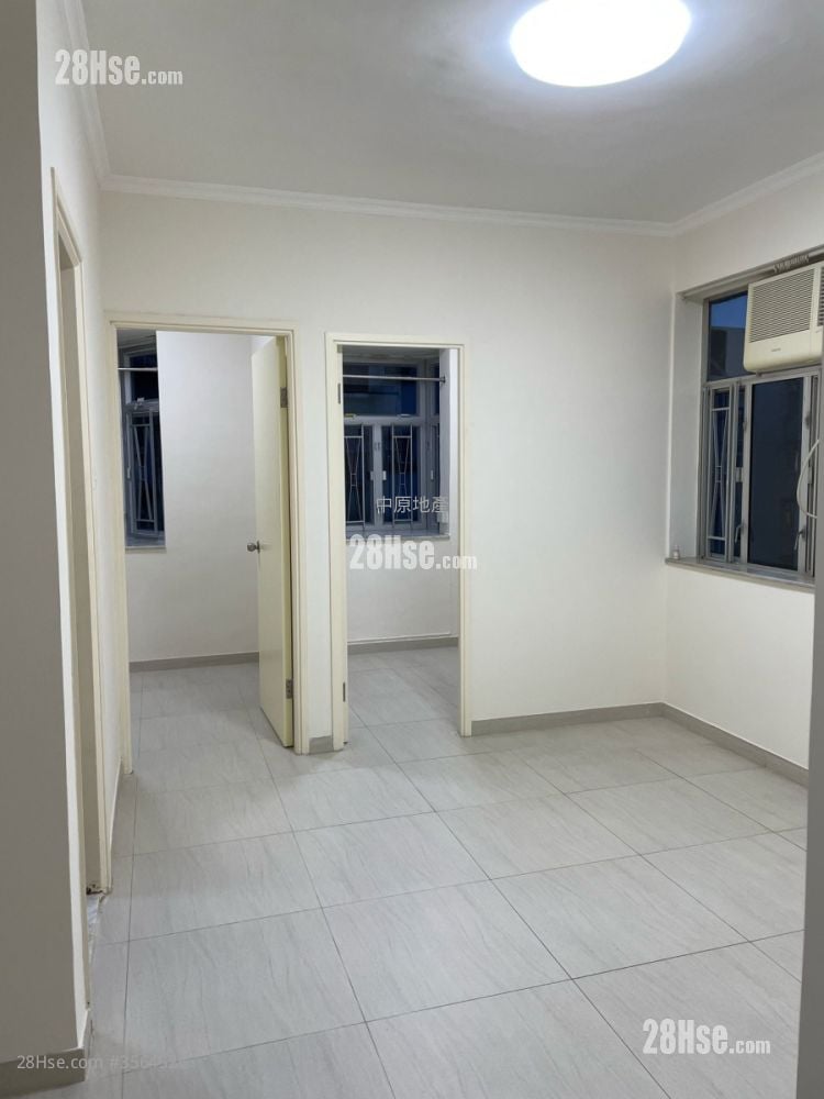 Kwai Fong Terrace Sell 2 Bedrooms , 1 Bathroom 397 ft²