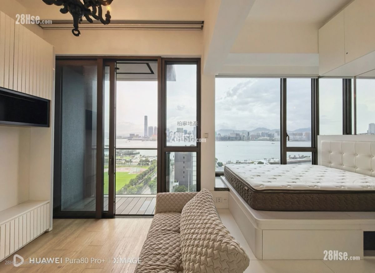 The Gloucester Rental Studio , 1 Bathroom 342 ft²