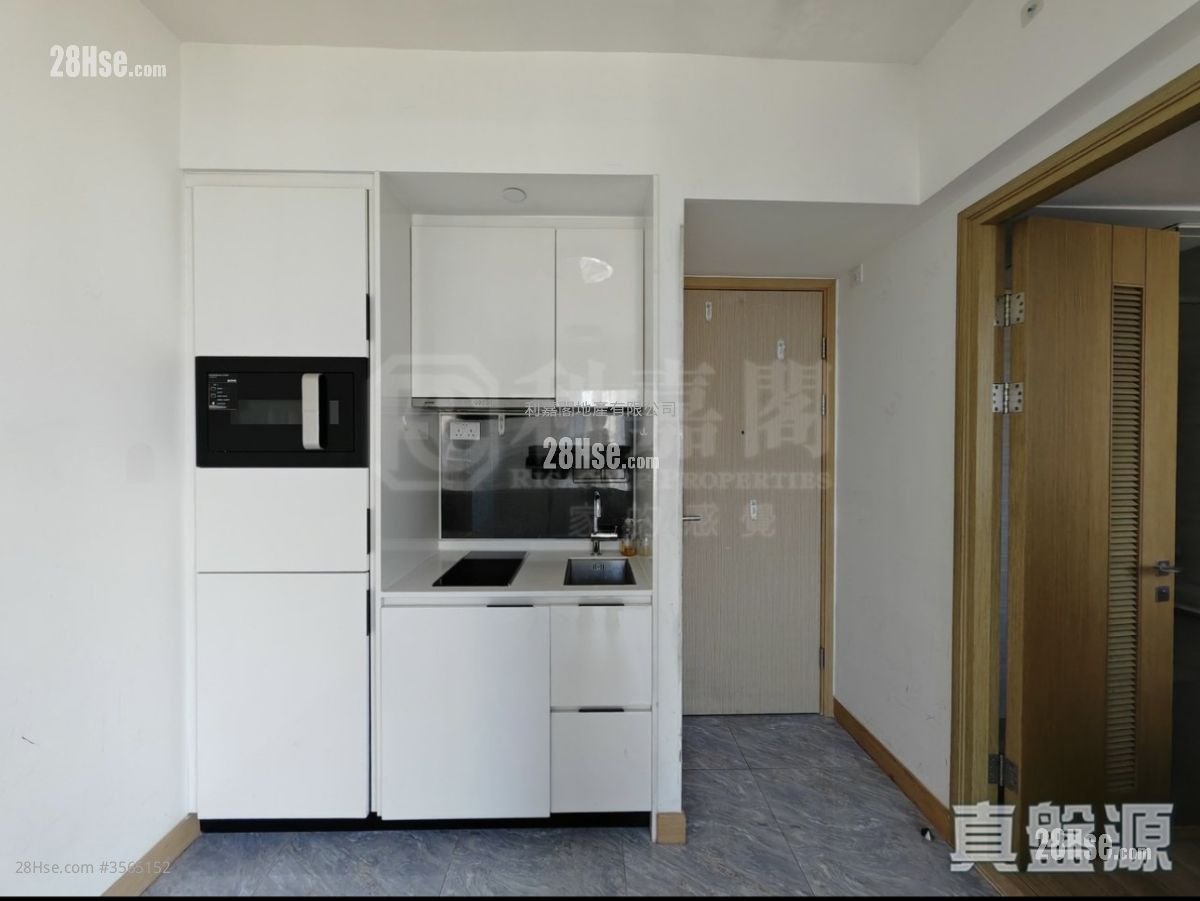 The Spectra Sell Studio 246 ft²