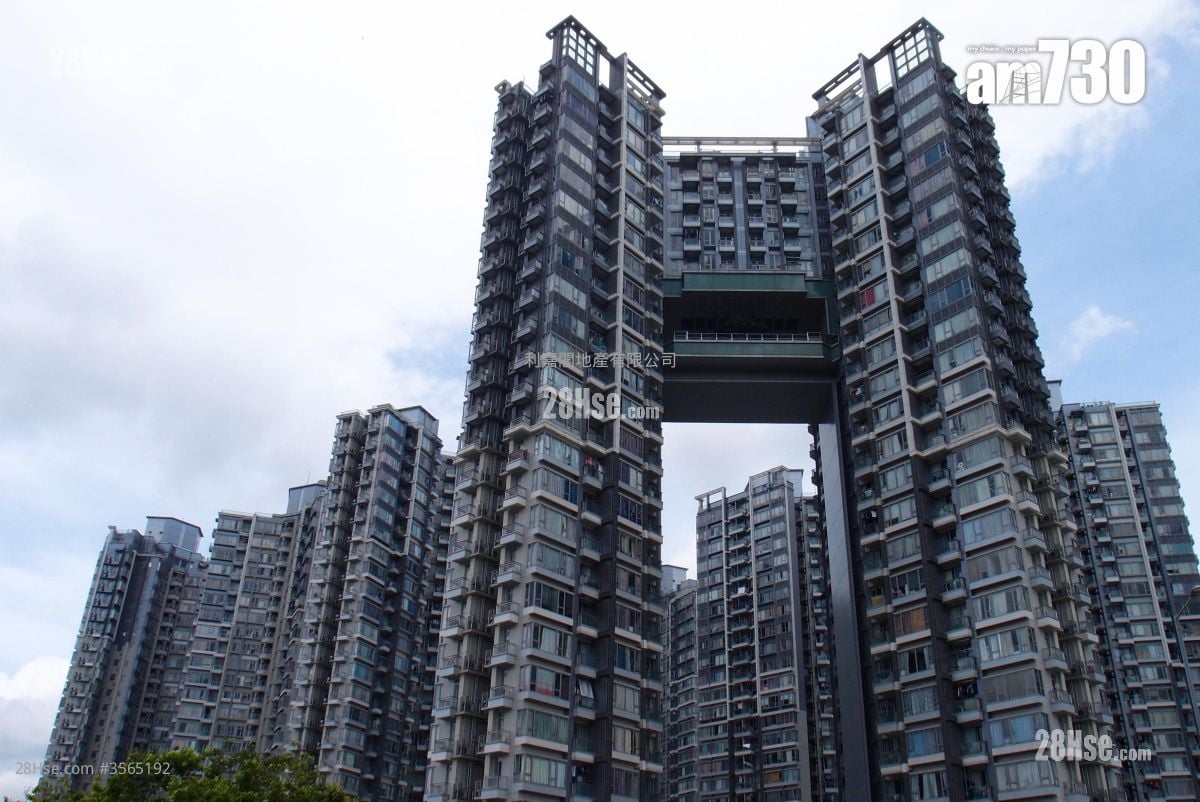 The Reach Sell 2 Bedrooms 426 ft²