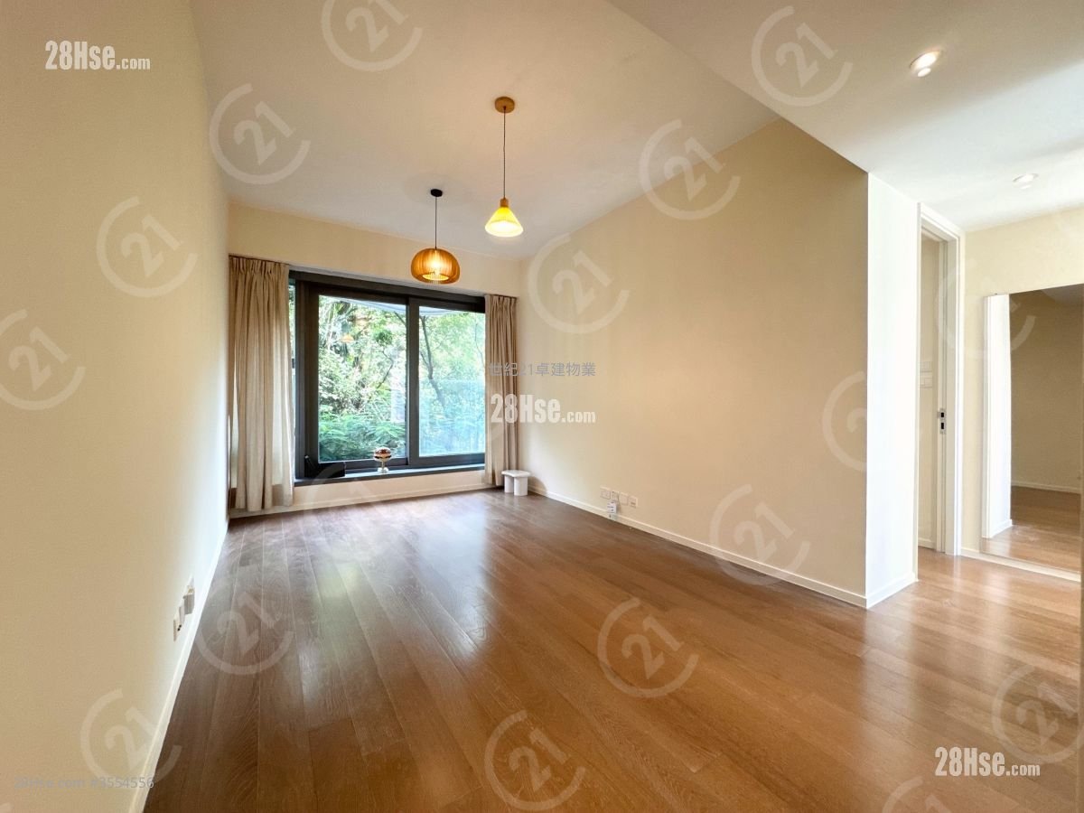 Homantin Hillside Rental 2 Bedrooms , 2 Bathrooms 569 ft²