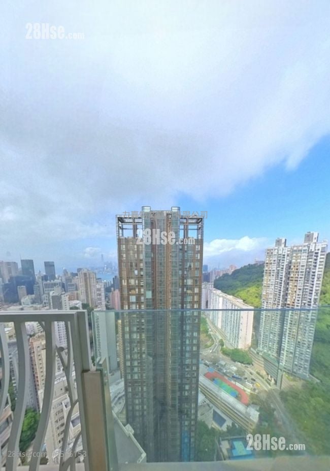 The Legend Sell 3 Bedrooms , 2 Bathrooms 871 ft²