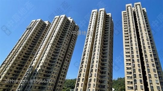 Wai Wah Centre Sell 2 Bedrooms , 1 Bathroom 308 ft²